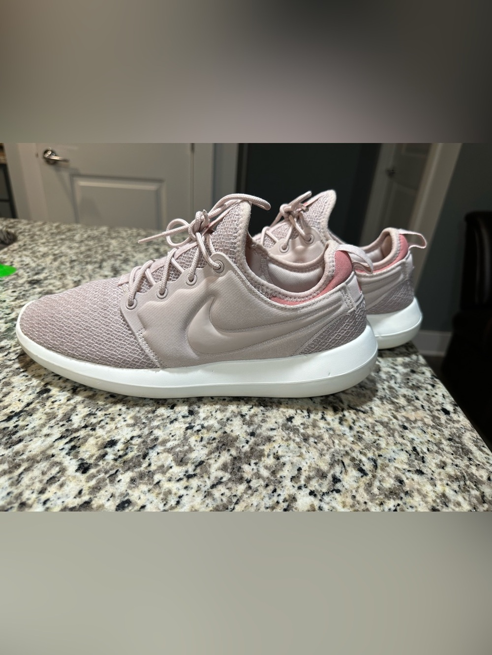 Nike Roshe Two Pink Blush Sneakers Women’s Size 11